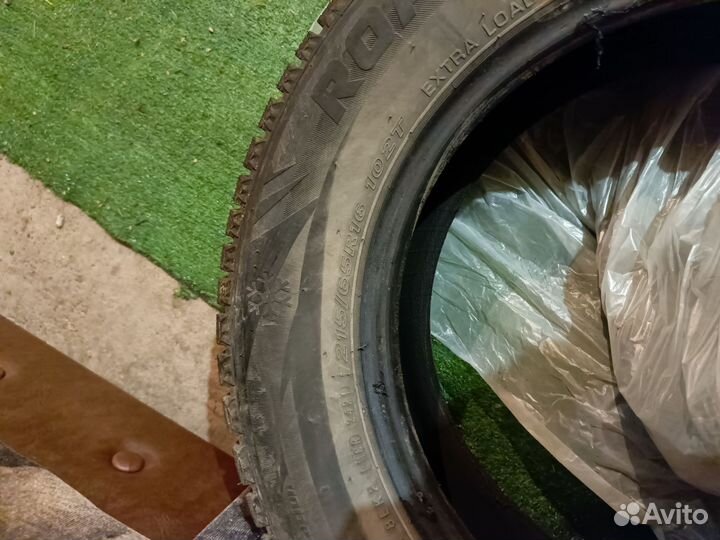 Roadstone Winguard WinSpike 215/65 R16 102