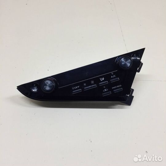 Блок управления климатической установкой Toyota Ca