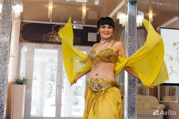 Ведущая,тамада