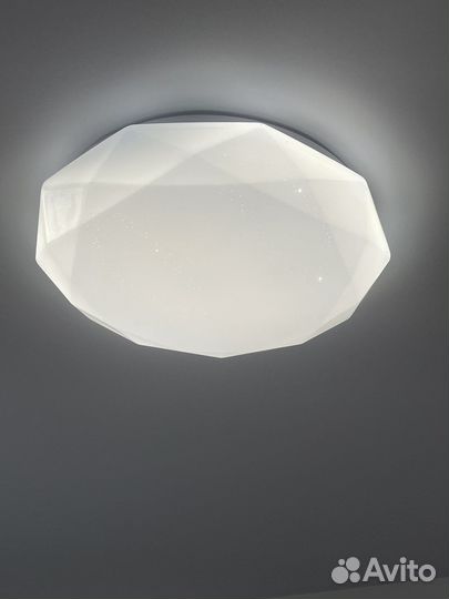 Светильник потолочный светодиодный с пультом