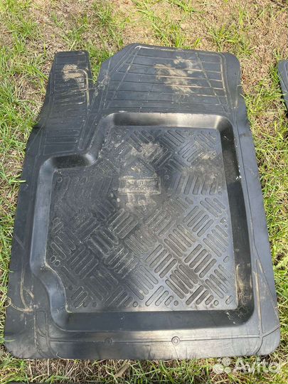 Автомобильные коврики резиновые