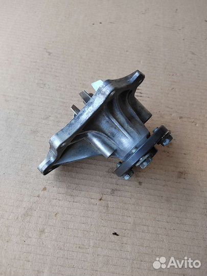 Водяной насос 2.0 1AZ Toyota Avensis 2 T250