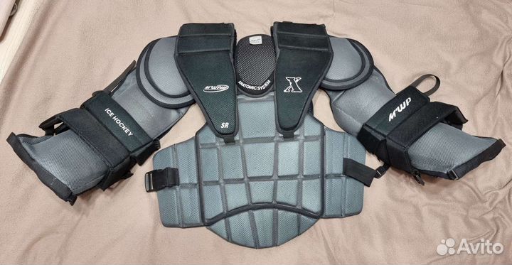 Вратарский нагрудник хоккейный MWP SR