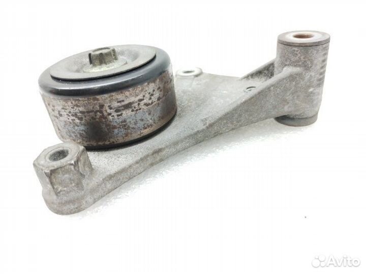 Ролик обводной навесного оборудования Toyota Blade