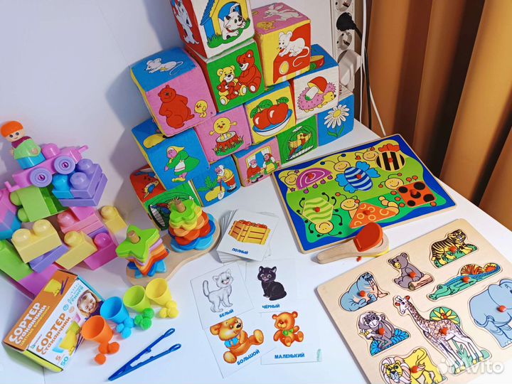 Пакетом развивающие игрушки Сортер Конструктор др