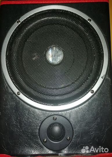 Активный сабвуфер