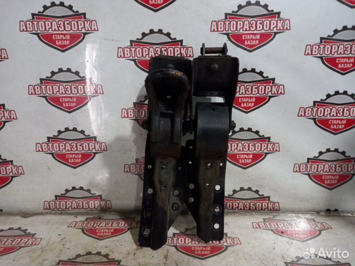 Подушка кабины Isuzu Elf NKR71E 4HG1 1999