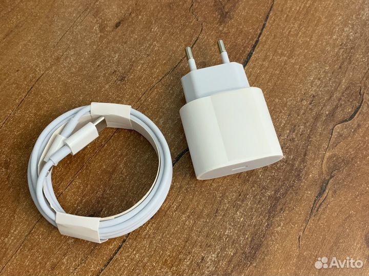 Зарядное устройство на iPhone 20w