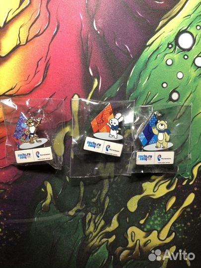 Запечатанные значки sochi.ru 2014