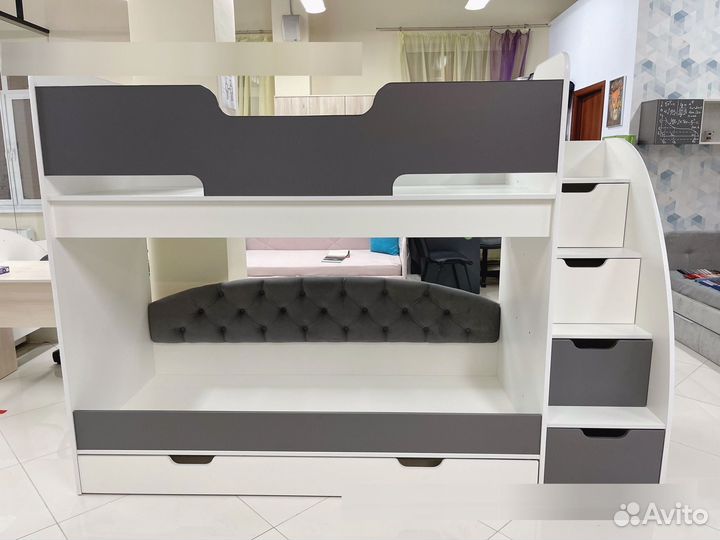 Двухъярусная кровать