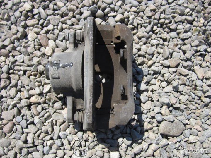 Суппорт передний левый Toyota Camry ACV30 2AZ-FE