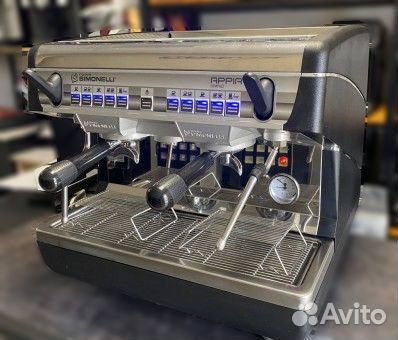 Профессиональная кофемашина Nuova Simonelli Appia
