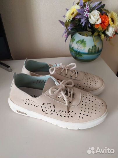 Слипоны, кеды, мокасины, кроссовки