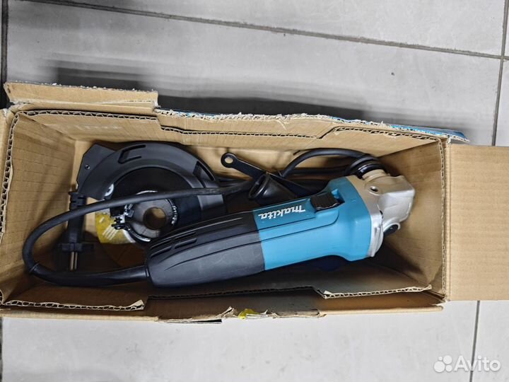 Угловая шлифмашина Makita GA5030R 720 Вт 125 мм