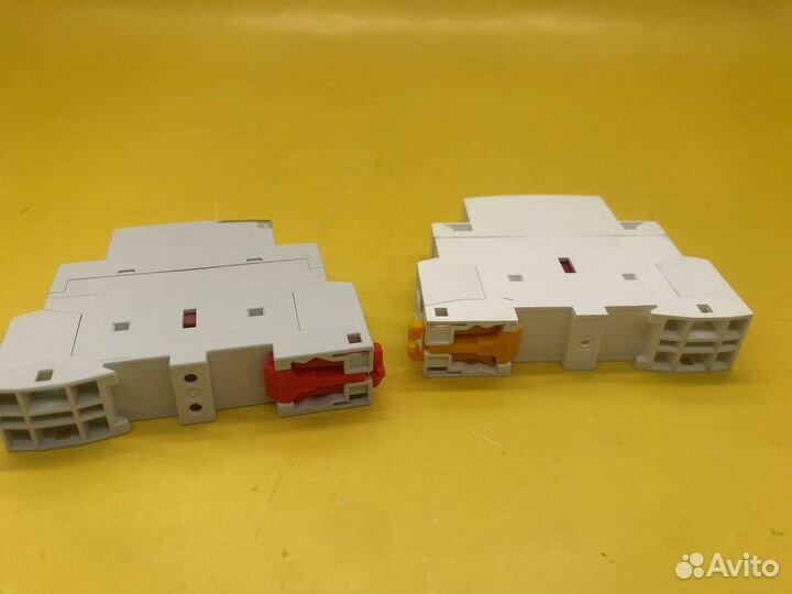 21839 Бытовой контактор geya с ручным управлением