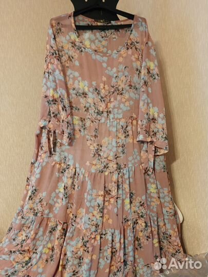 Нарядное женское платье