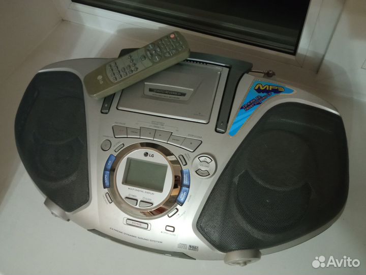 Магнитола LG