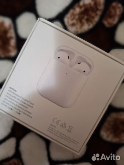 Apple AirPods 2 с зарядным футляром mrxj2 RU