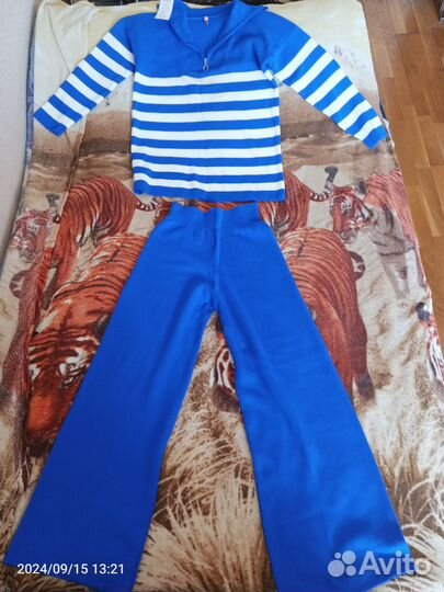 Костюм женский