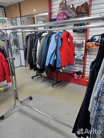 Вешалка напольная металлическая