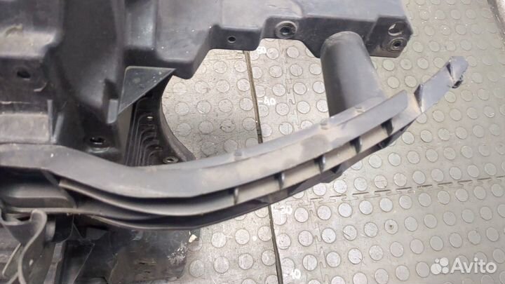 Рамка передняя Volkswagen Jetta 5