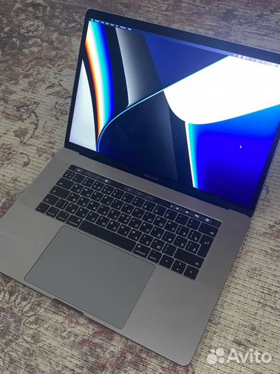 MacBook Pro 15' 2017 Intel i7, 16 гб, 256гб