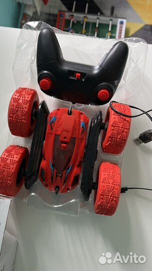 Детская машинка на пульте управления