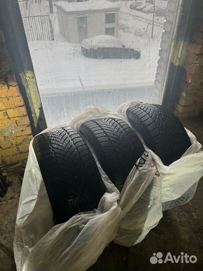 Goodyear UltraGrip Ice 2 215/50 R17 95T