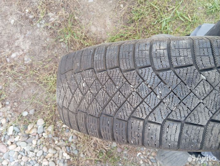 Pirelli Ice Zero FR 195/65 R15