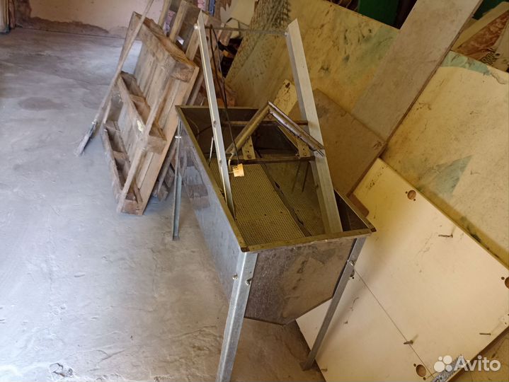 Стол для распечатки медовых рамок