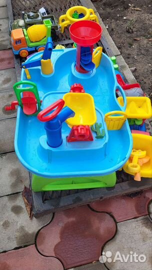 Детский столик для игр с водой
