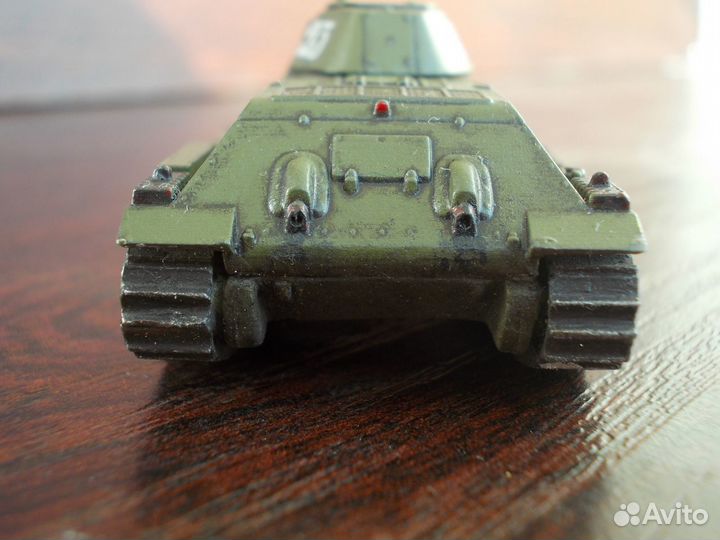 Модель танка т 34-76 в масштабе 1/100