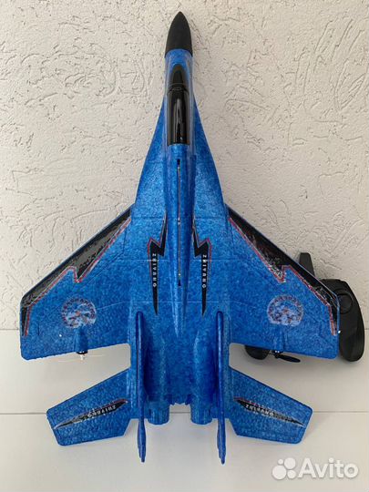 Самолет на пульте управления(разм. 28.5х21х7.5 см)