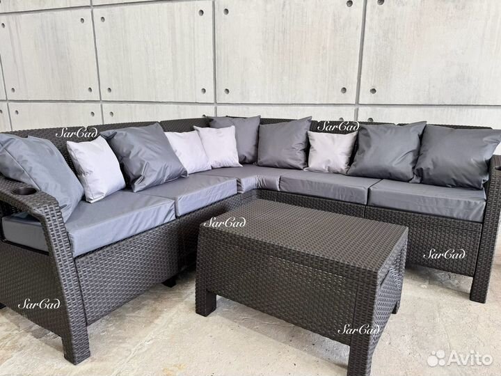 Садовый угловой диван