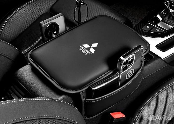 Накидка защитная на подлокотник Mitsubishi