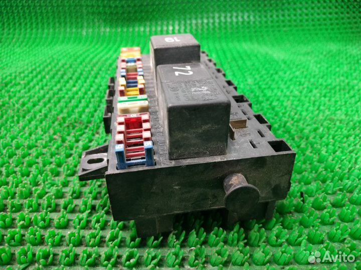 Блок предохранителей Volkswagen Golf 2 HK 1985