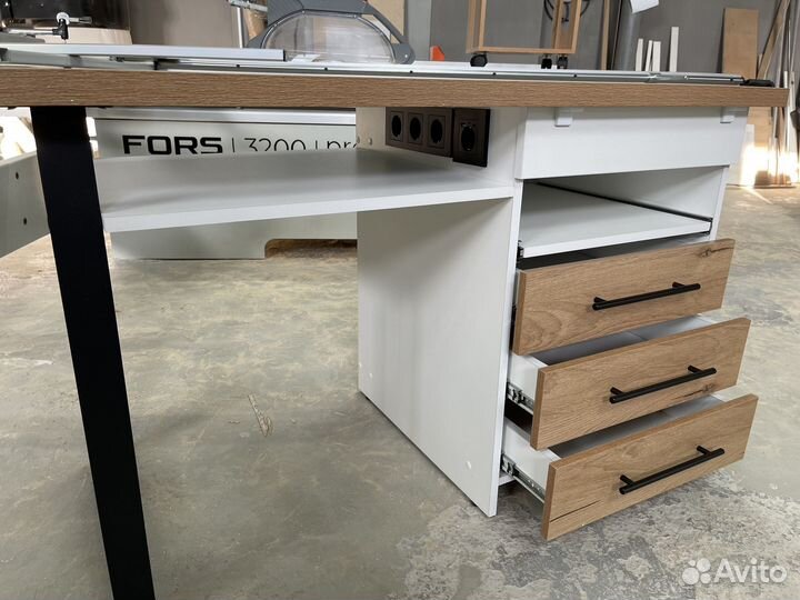 Маникюрный стол, стол для работы, письменный