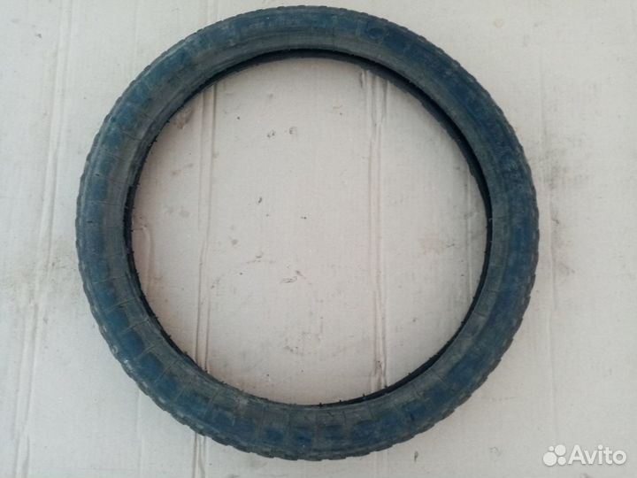 Колесо на мопед зид