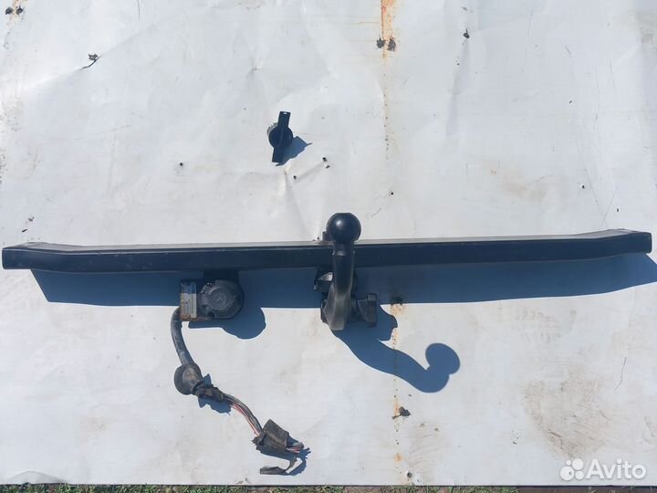 Фаркоп заводской на Мерседес 210