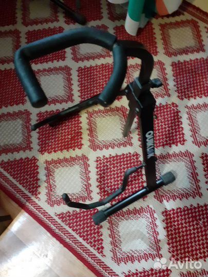 Подставка для гитары