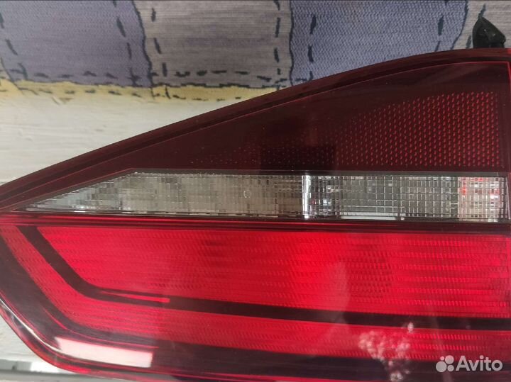 Фонарь задний правый внутренний vw jetta6