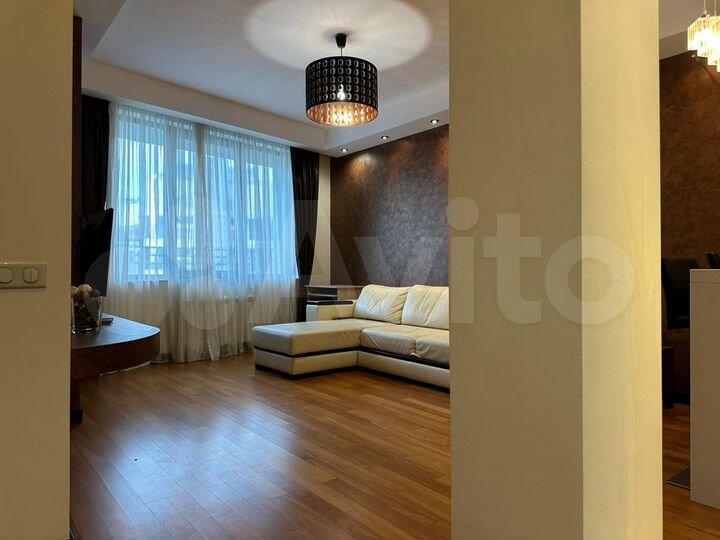 2-к. квартира, 76 м², 2/9 эт.