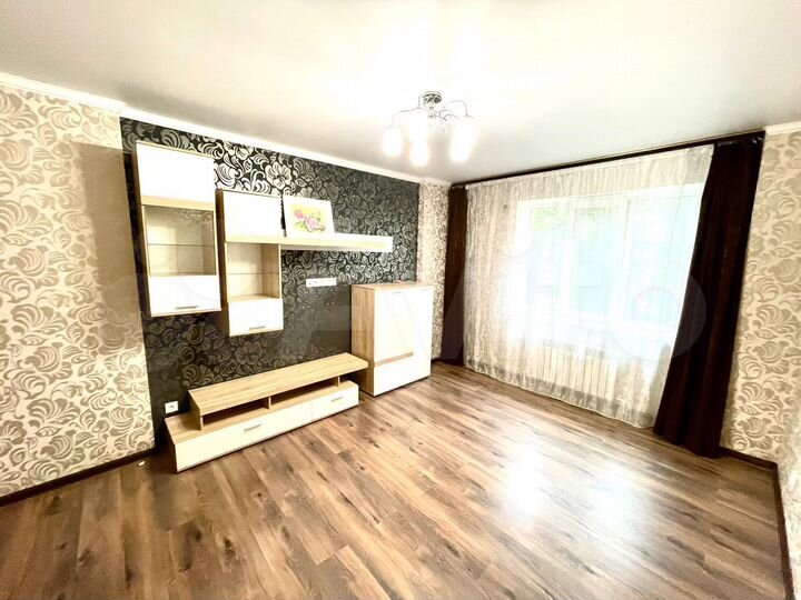 2-к. квартира, 52 м², 1/5 эт.