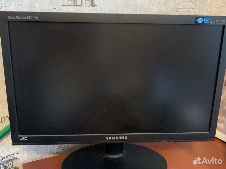 Монитор Samsung