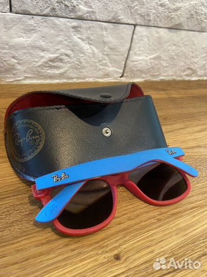 Солнечные очки ray ban