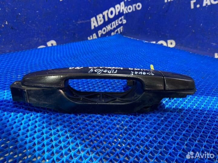 Наружная ручка двери Toyota Corolla 120 хэтчбек