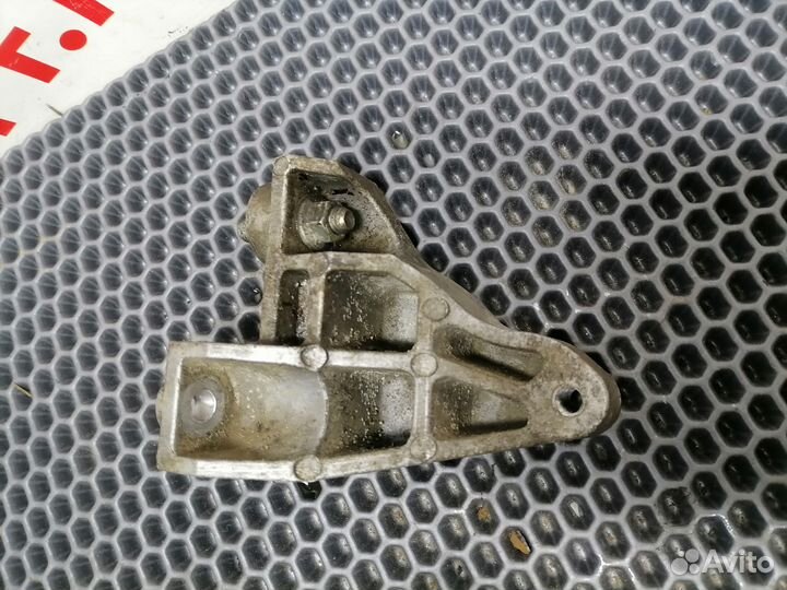 Кронштейн генератора Chevrolet Lacetti