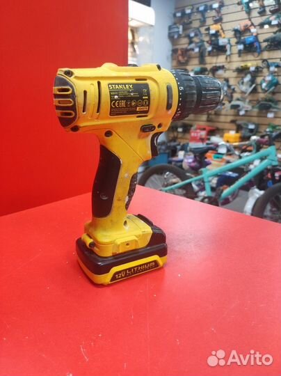 Шуруповерт Stanley SCD121