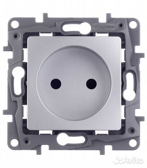 Розетка Etika 672434 скрытая установка алюминий бе