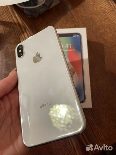 iPhone X, 64 ГБ